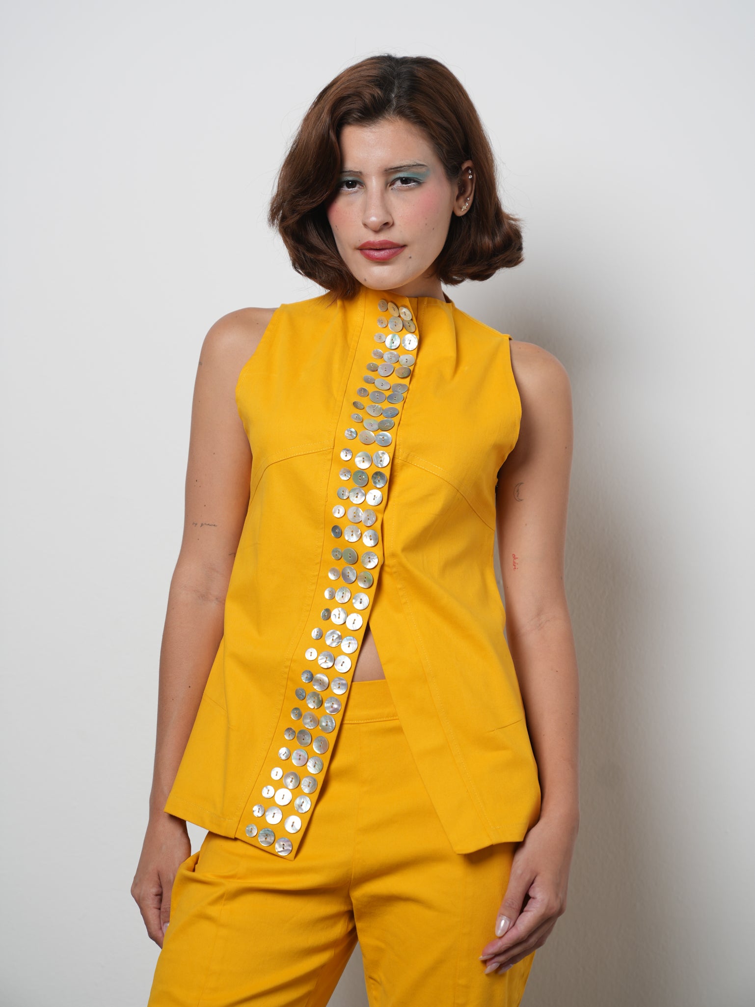 SHELL VEST MUSTARD YELLOW 001