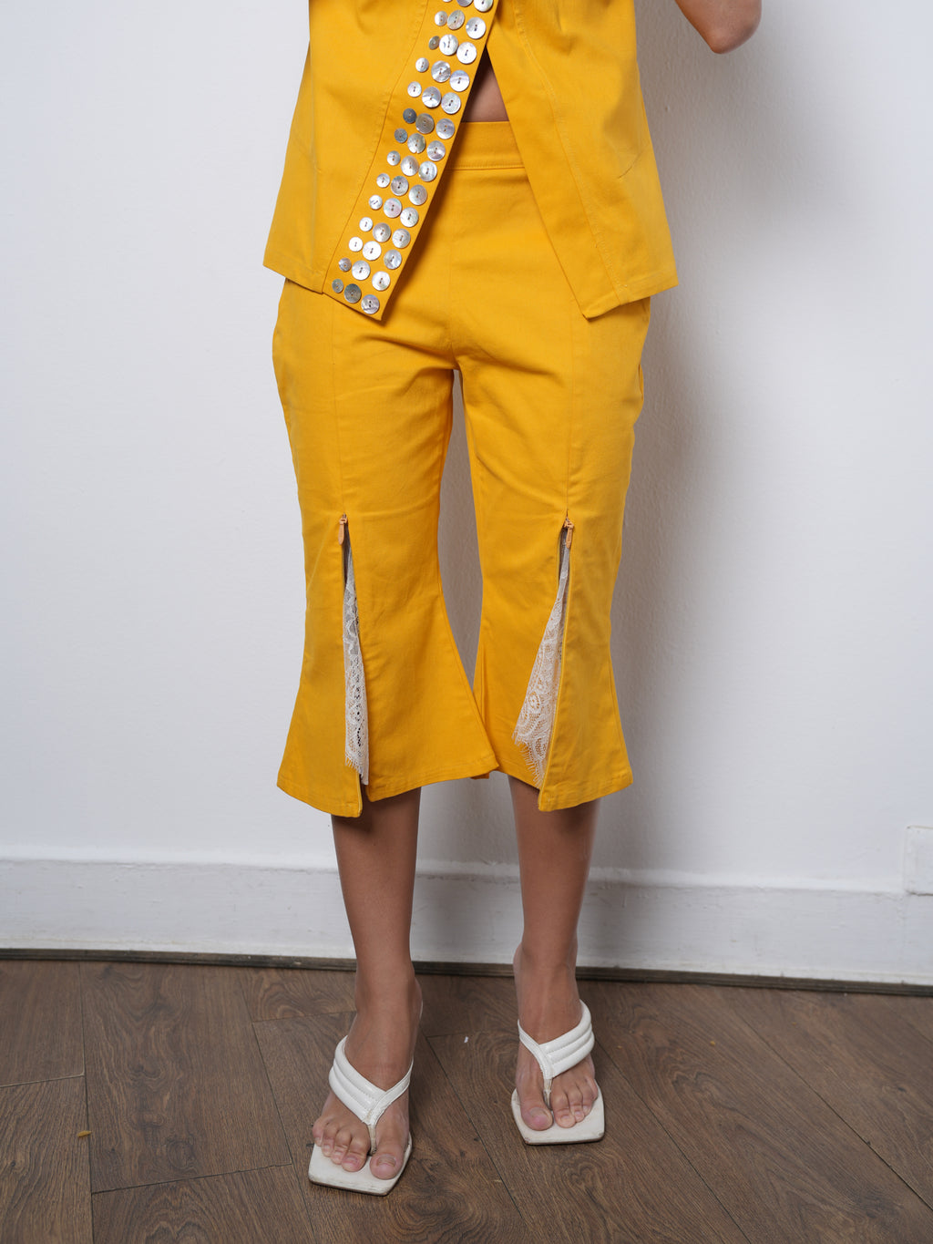 VEIL CAPRI MUSTARD YELLOW 001