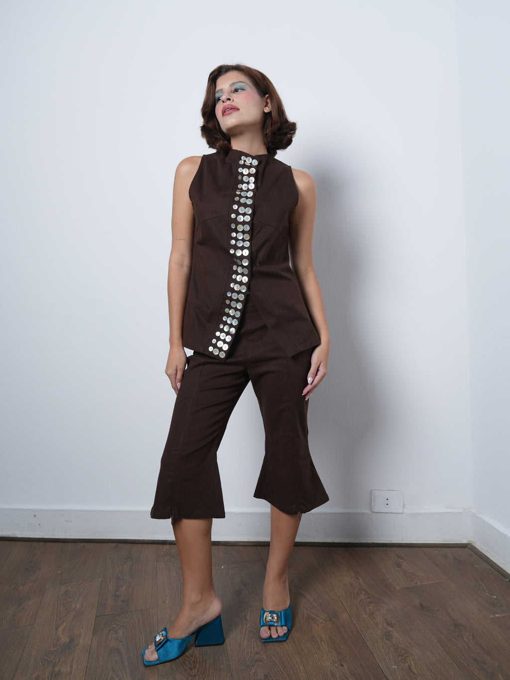 SHELL VEST BROWN 001