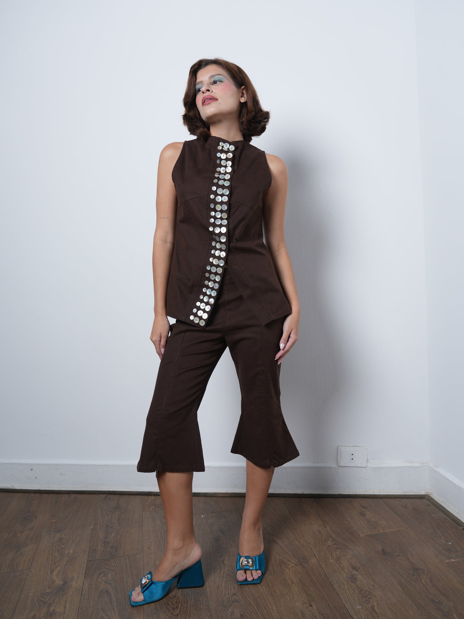SHELL VEST BROWN 001